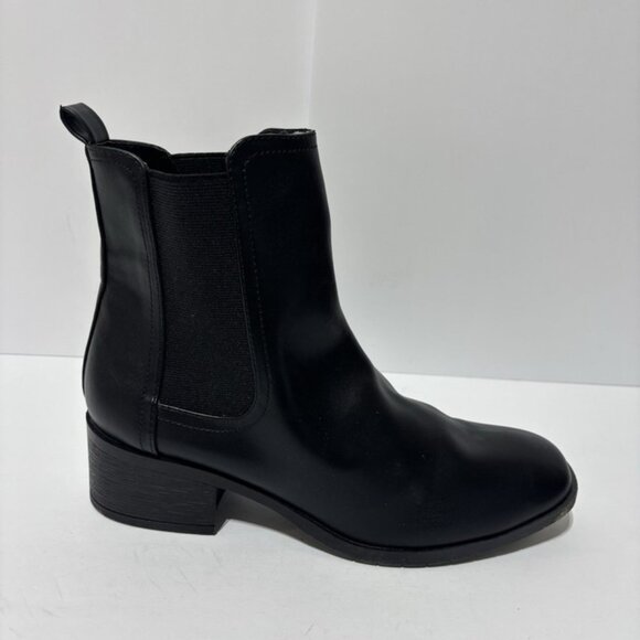 Kenneth Cole Shoes - Kenneth Cole Reaction Women’s Salas Black Chelsea Boots, Size 7.5 M